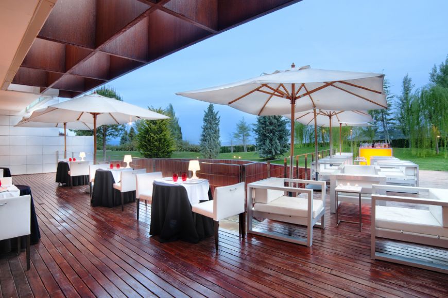 Summer lounge & terrace